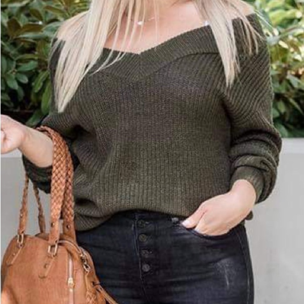 NWT Only V neck sweater - Size XL